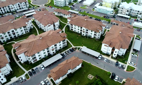 Read more about the article The Impact of Interest Rates on Multi-Unit Cap Rates in Real Estate Investments
